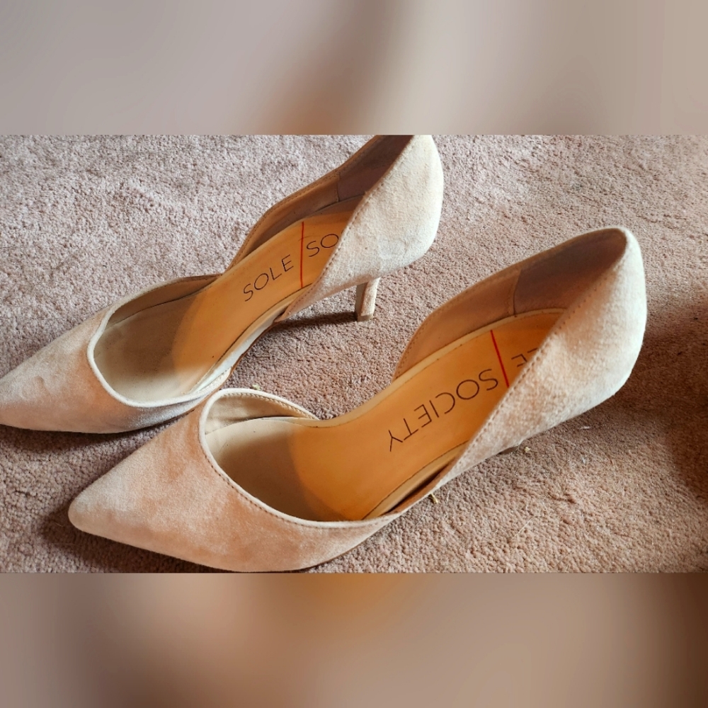 Sole society suede pumps